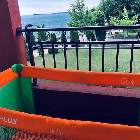 Apartament Beautiful Right By The Sea,