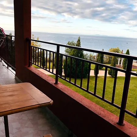 Beautiful Right By The Sea, Apartament