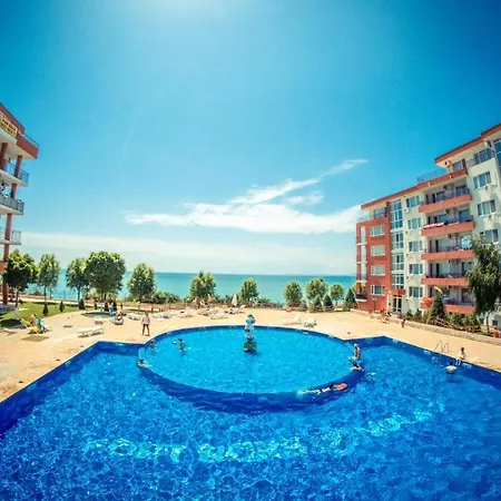 Beautiful Right By The Sea, * سفيتي فلاس