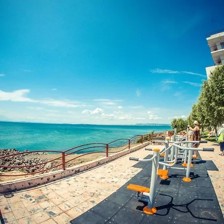 شقة Beautiful Right By The Sea, *
