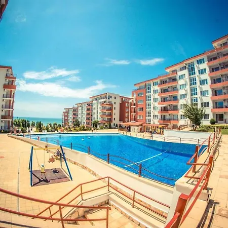 Beautiful Right By The Sea, شقة سفيتي فلاس
