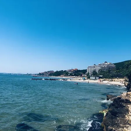 דירה Beautiful Right By The Sea, סבטי ולאס