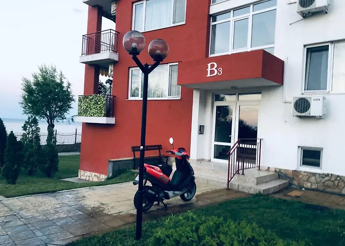 Beautiful Right By The Sea, Апартаменты *